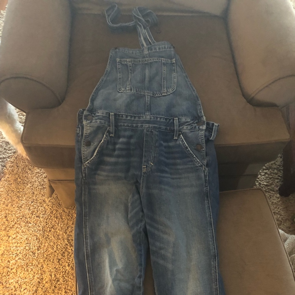 Abercrombie & Fitch skinny leg bibs!